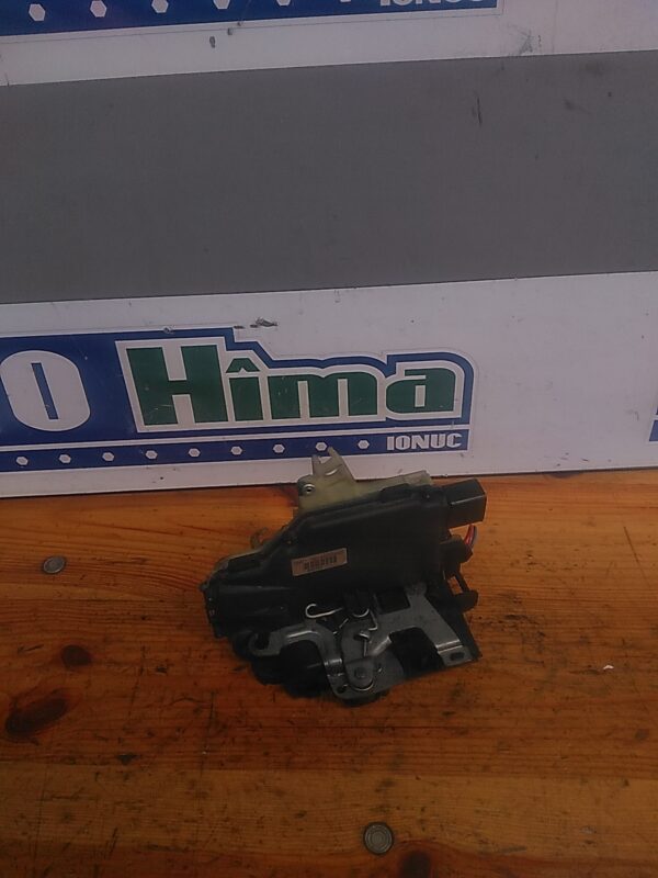 Broasca usa dreapta fata VOLKSWAGEN Polo 9N- 2001-2009