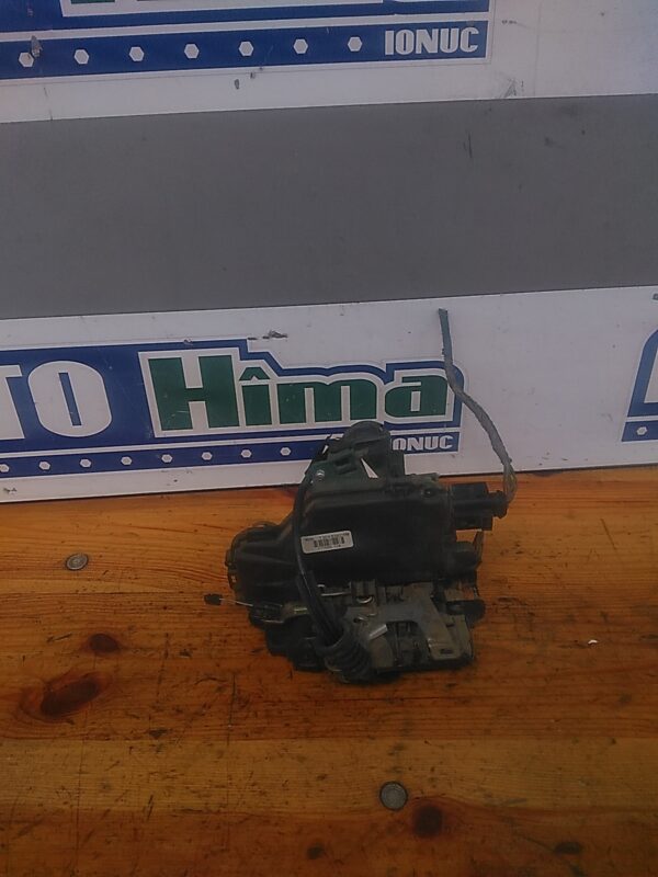 Broasca usa dreapta spate VOLKSWAGEN PASSAT B5.5 SEDAN 2000-2005