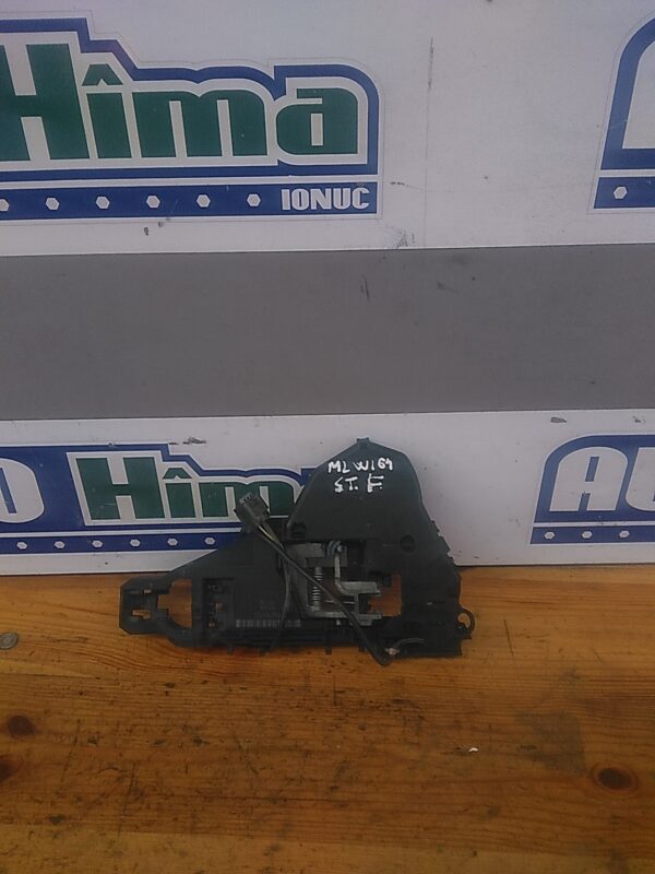 Maner usa stanga fata MERCEDES ML W164 2005-2012