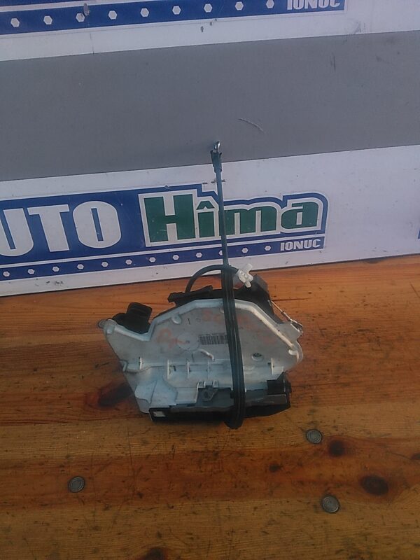 Broasca usa dreapta fata VOLKSWAGEN Tiguan 5N 2007-2011
