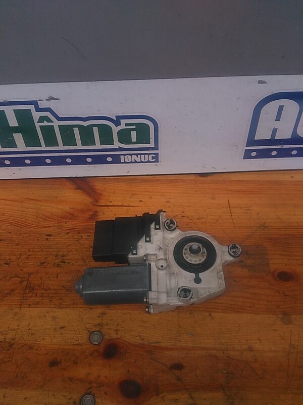 Motoras macara stanga spate VOLKSWAGEN Golf IV 1J 1997-2005