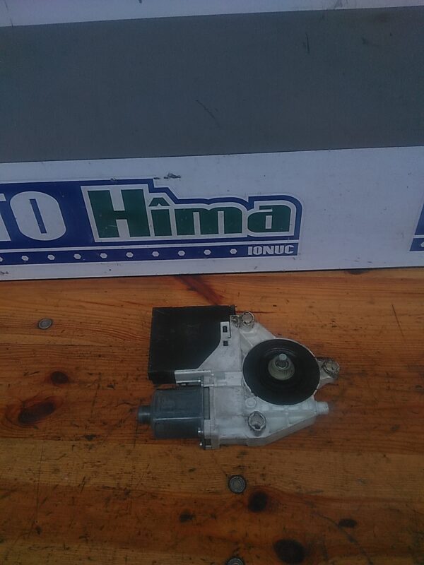 Motoras macara stanga fata VOLKSWAGEN Golf V 1K 2003-2010