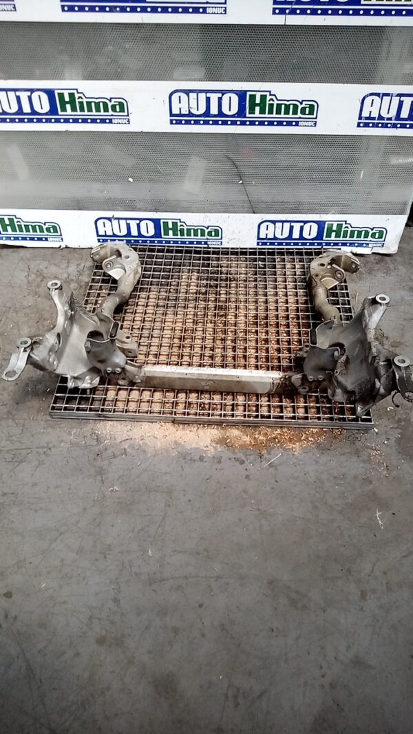 Cadru sau jug motor 2.0TDI AUDI Q5 8R 2008–2017