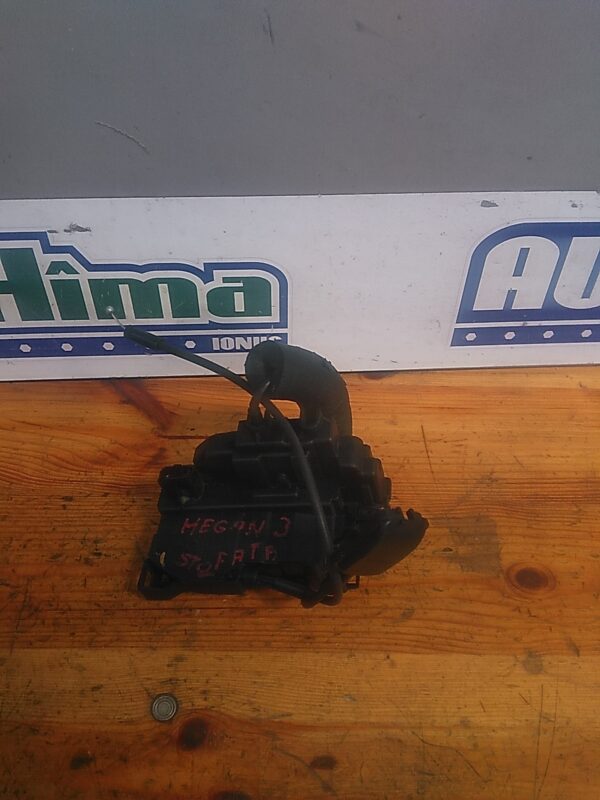 Broasca usa stanga fata RENAULT Megane III 2008-2016