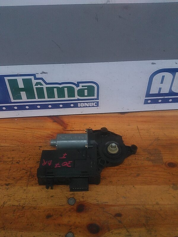 Motoras macara dreapta PEUGEOT 307 2001-2011