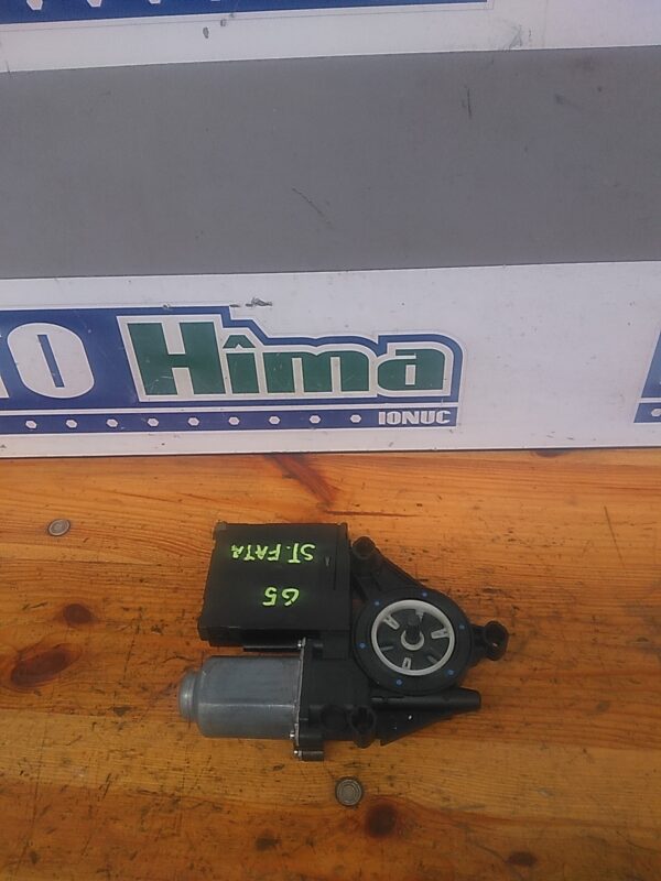 Motoras macara stanga fata VOLKSWAGEN Golf V 1K 2003-2010