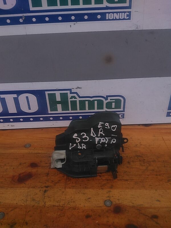 Broasca usa dreapta fata BMW Seria III E90 2004-2013