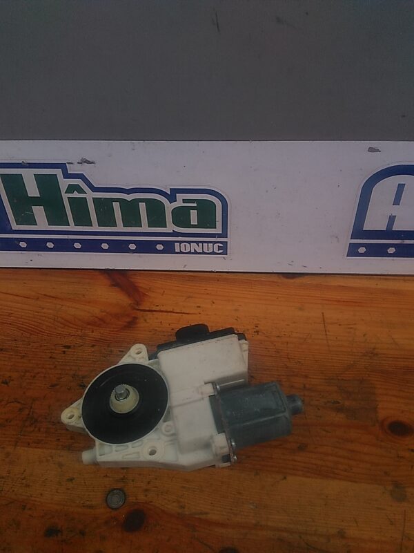Motoras macara stanga fata BMW Seria V F07 GT 2009-2013
