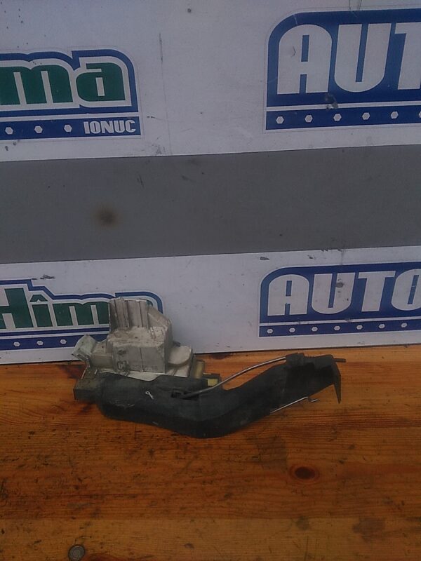 Broasca usa stanga fata FORD Focus I 1998-2004