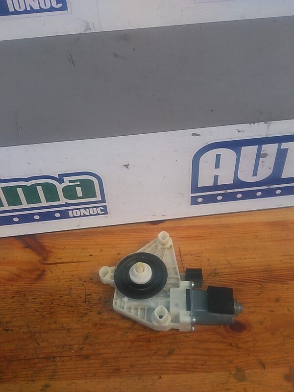 Motoras macara stanga spate VOLKSWAGEN Passat B8 SEDAN 2014-2020