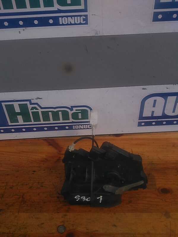 Broasca usa stanga fata BMW Seria III E46 1997-2006