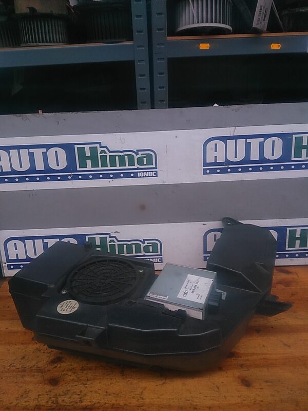 Difuzor bass cu amplificator AUDI A4 B6 2000-2005