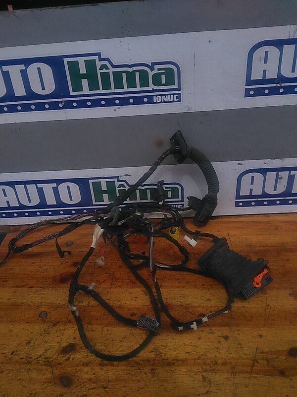 Instalatie usa dreapta fata BMW Seria III E90 2004-2013