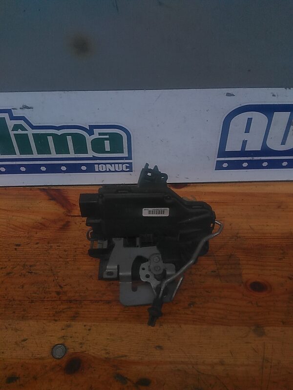 Broasca usa stanga fata AUDI A6 4B C5 1997-2004