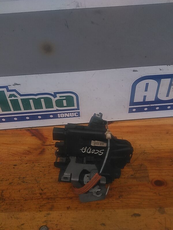 Broasca usa stanga spate AUDI A4 B6 2000-2005