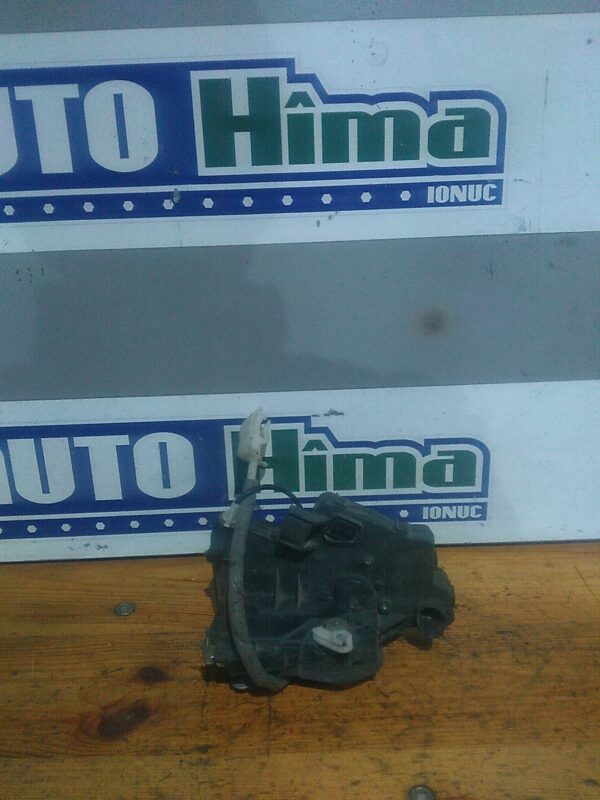 Broasca usa stanga fata BMW Seria III E46 1997-2006