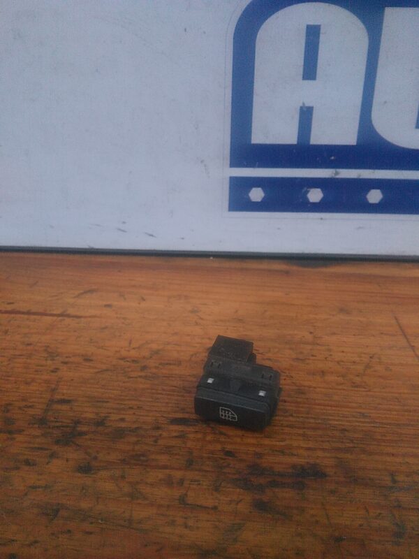 Buton incalzire geam VOLKSWAGEN Phaeton GP1 2002-2009