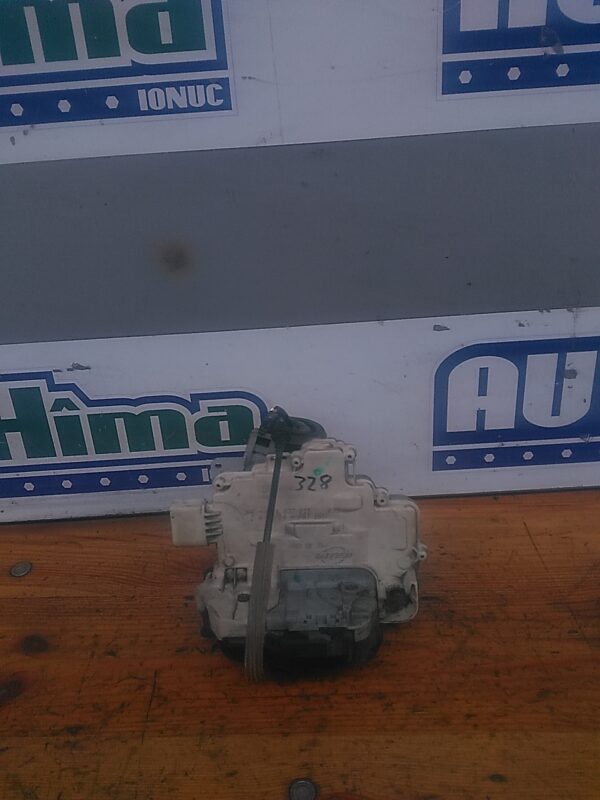 Broasca usa stanga fata AUDI A3 8P 2003-2012