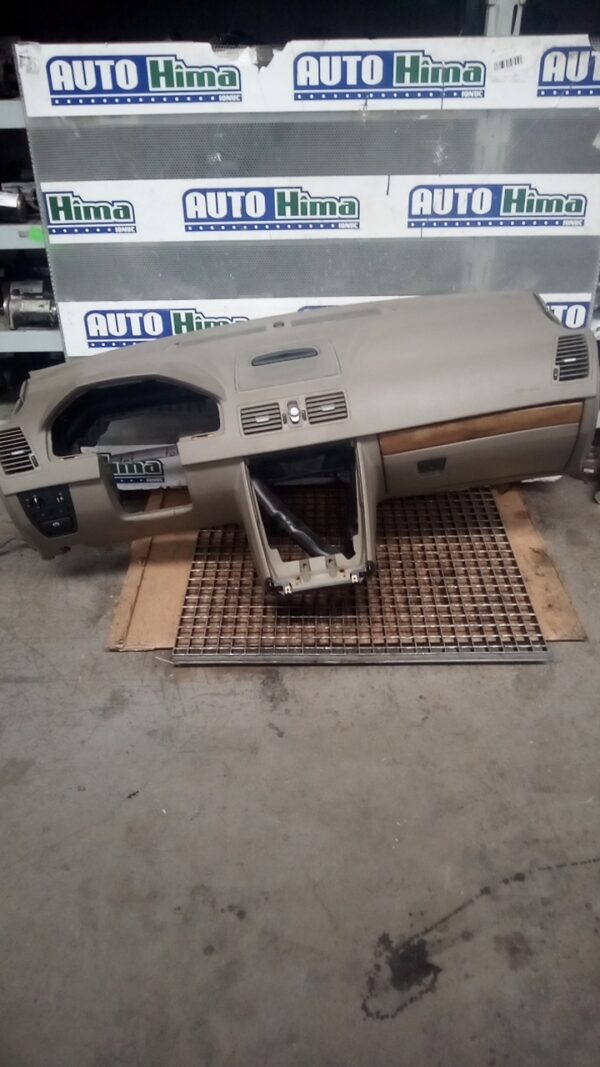 Planșa bord crem  VOLVO XC90 MK1 2002-2014(volan pe stanga)