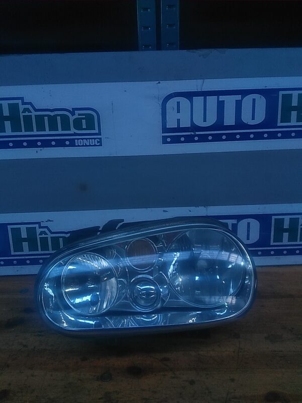 Far stanga Volan pe dreapta VOLKSWAGEN Golf IV 1J 1997-2005