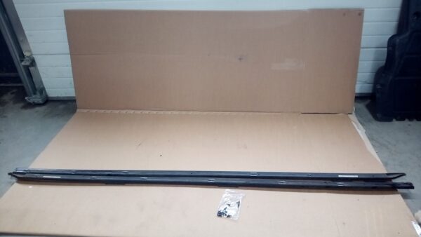 Set Bari longitudinale STANGA sau DREAPTA VOLKSWAGEN T5 2003-2010  (model scurt)
