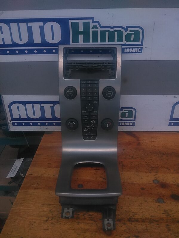 Consola centrala cu climatronic si radio VOLVO V50 2004-2012