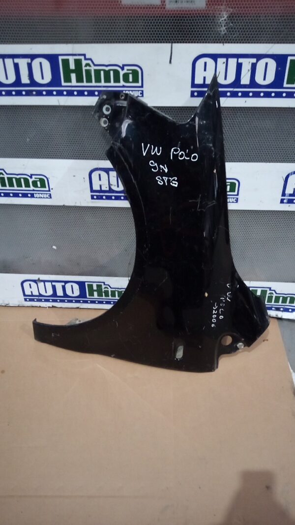 Aripa fata stanga Neagra VOLKSWAGEN Polo 6R 2010-2015
