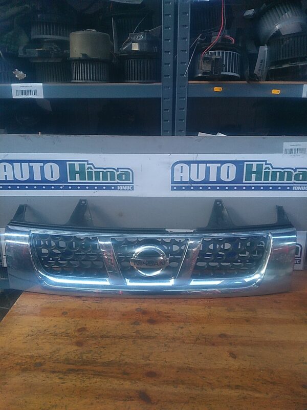Grila centrala NISSAN Navara D22 1997-2004