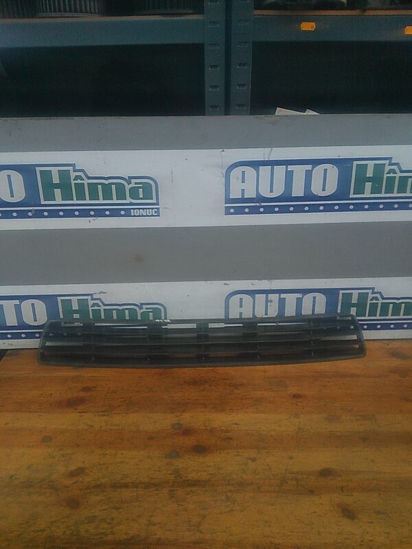 Grila fata AUDI A4 B5 1994-2001
