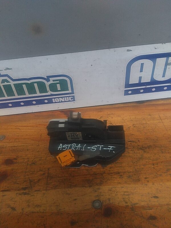 Broasca usa stanga fata OPEL Astra J 2009-2015