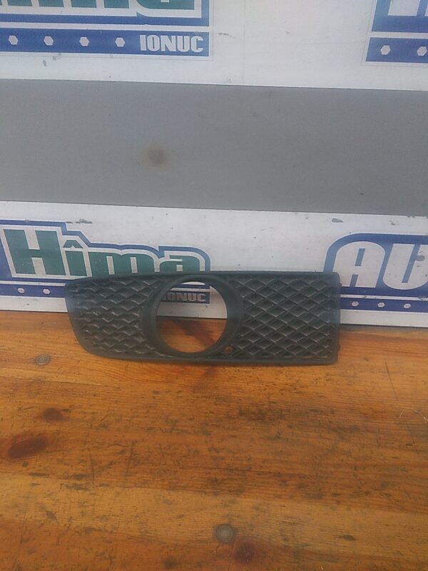 Grila proiector dreapta VOLKSWAGEN Polo 6N 1994-2001