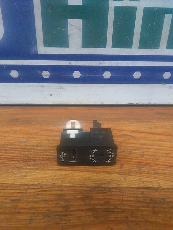Conector USB si AUX  BMW Seria II Active Tourer F45 2013-2021