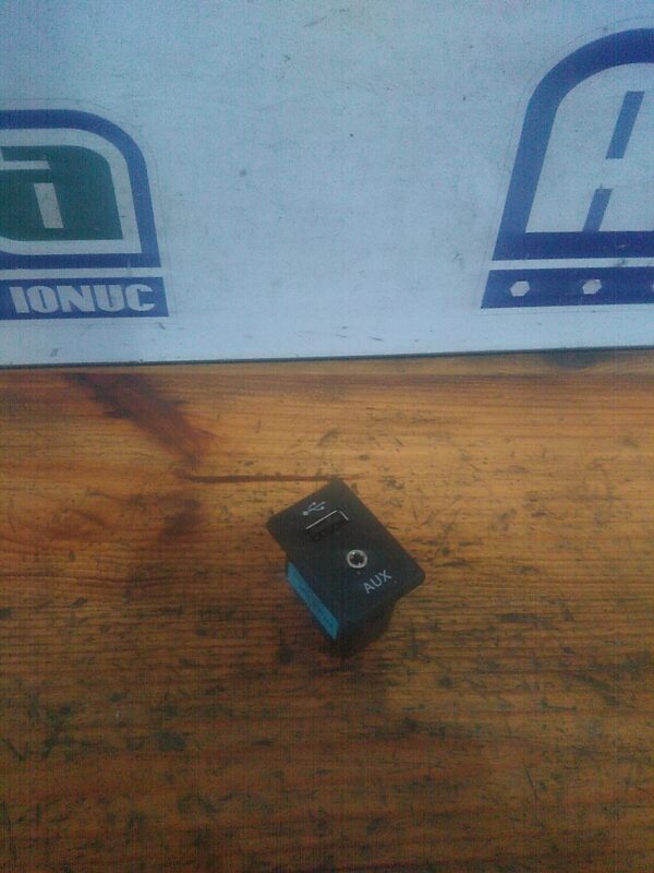 Buton USB si AUX Nissan Qashqai II (J11) 2014-2019