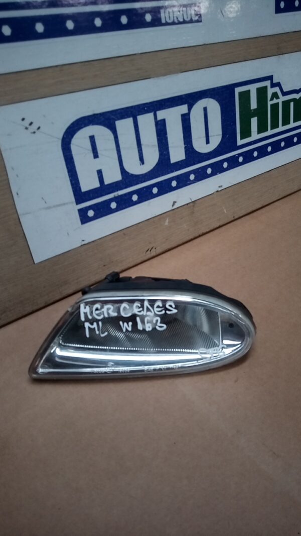 Proiector ceata stanga HELLA MERCEDES ML W163 1998-2005