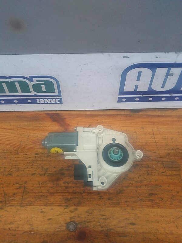 Motoras macara dreapta fata AUDI A6 4F (C6) 2004-2011