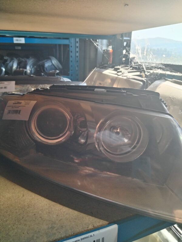 Far stanga bi-xenon HELLA Audi A8 4E 2002 2009
