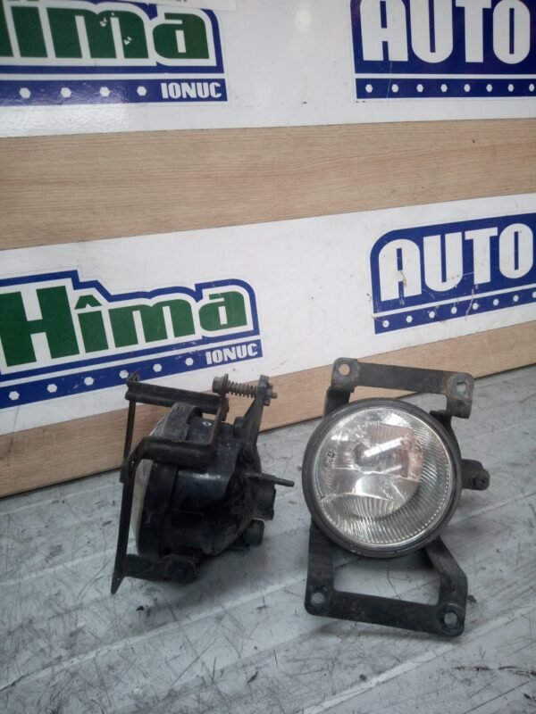 Proiector ceata stanga Hyundai Tucson MK1 (JM) 2004-2009