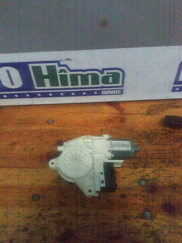Motoras macara stanga spate Renault Laguna 3 2007-2020 COD OEM 827310001R–A
