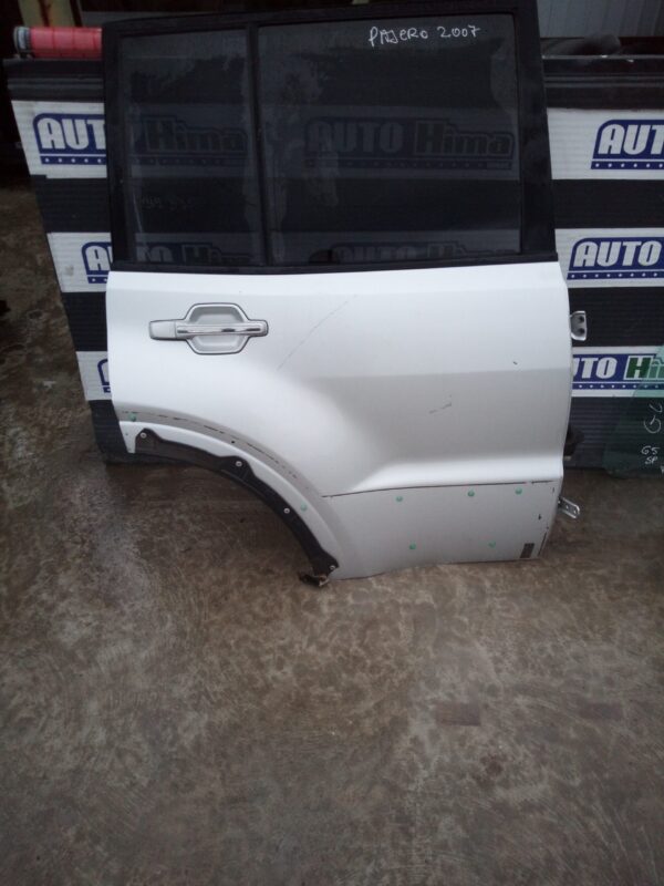 Usa spate dreapta fara cod (Argintie) Mitsubishi Pajero III (V7_W  V6_W)  2000-2007