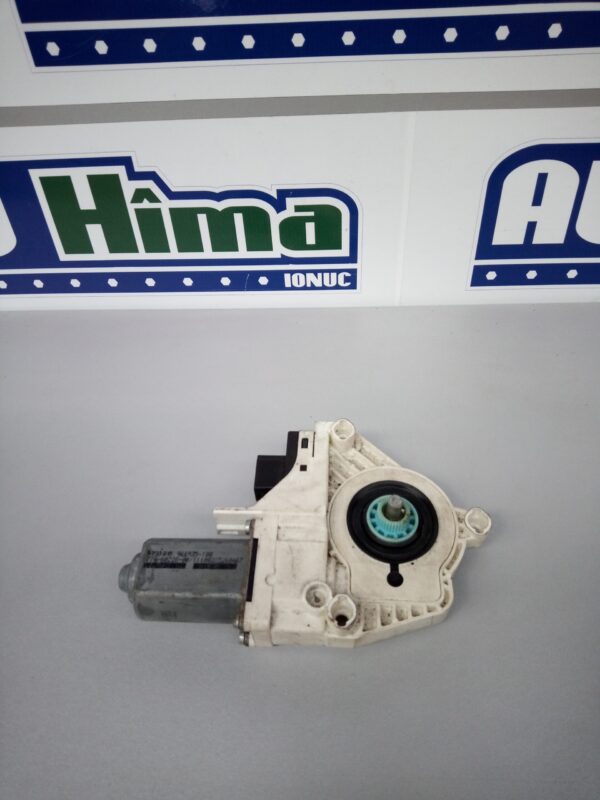 Motoras macara stanga fata  8K0959801 Audi A4 B8  2008-2016