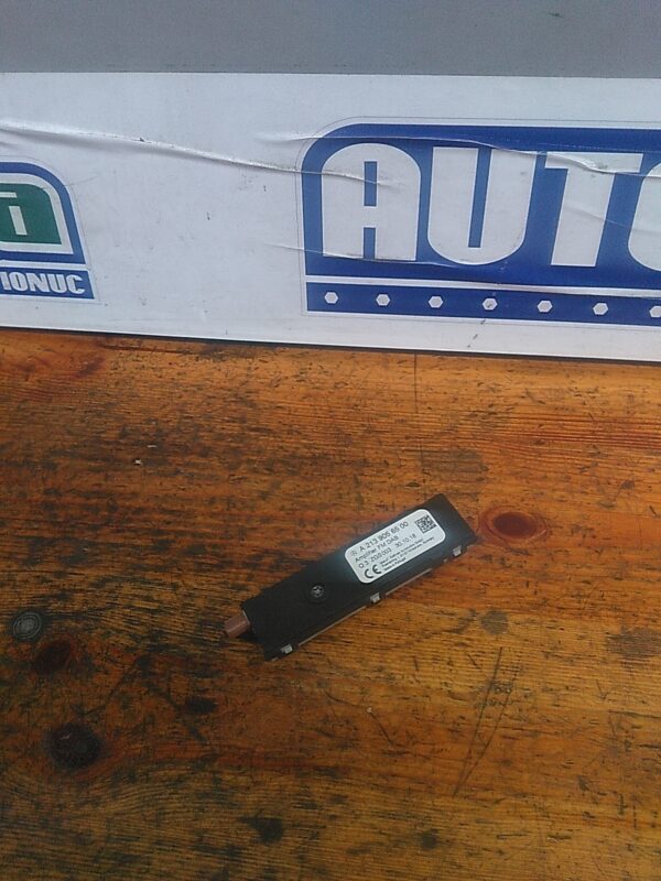Amplificator antena  A2139056500 Mercedes-Benz