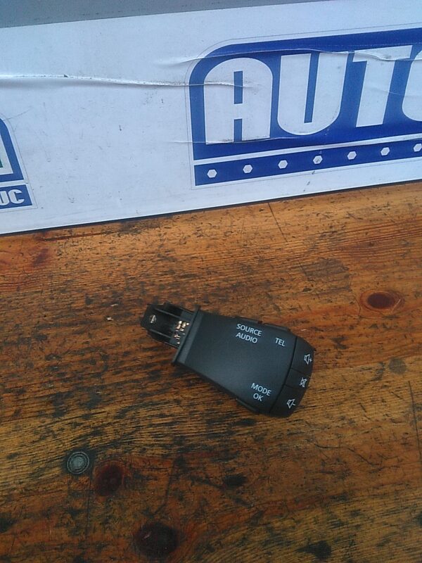 Maneta radio  255520229R Renault Megane 4  2015-2022