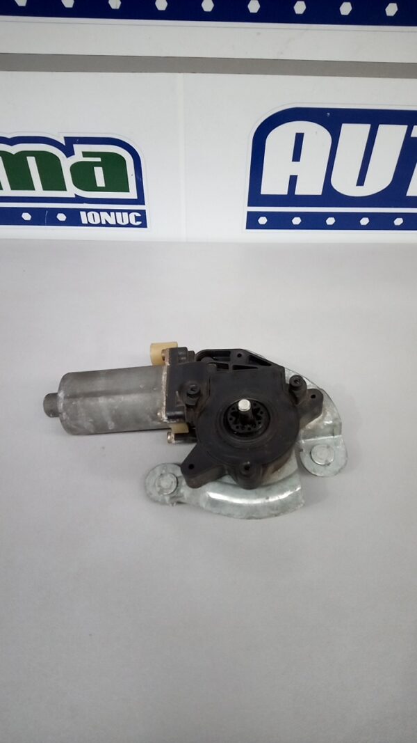 Motoras macara stanga fata 0130821720  Renault Megane 1  1995-2002
