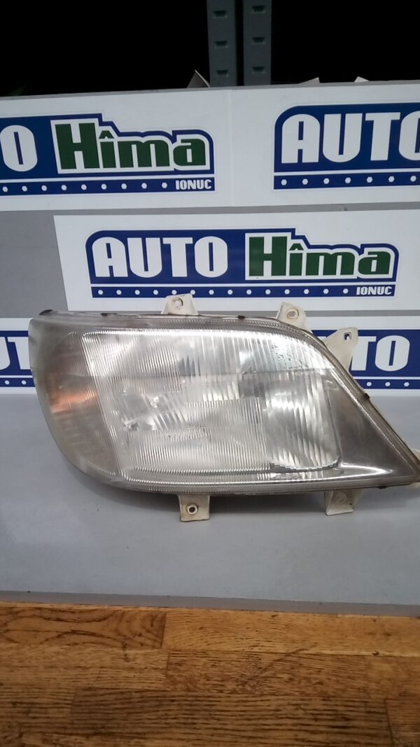 Far dreapta fara cod  Mercedes-Benz Sprinter 1  1995-2006