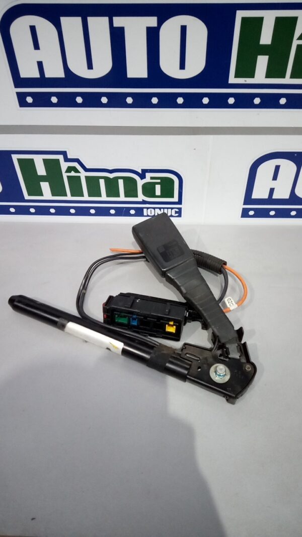 Capsa centura stanga fata 13127268 Opel Astra H  2004-2014