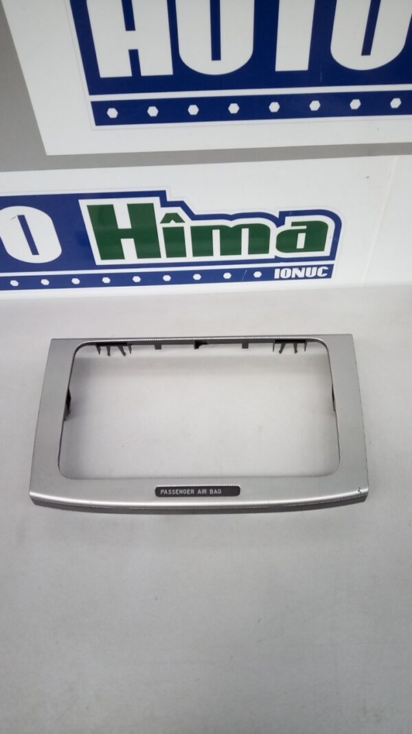 Rama ornament navigatie 3C0858069M Volkswagen PASSAT B6  2005-2011
