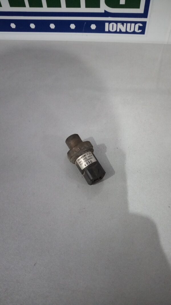 Senzor presiune aer conditionat 8D0959482A Volkswagen PASSAT B5.5  2000-2005