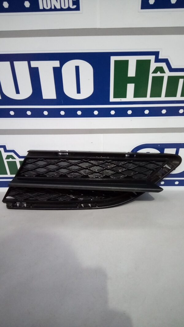 Grila bara fata stanga 51.11-7138417 BMW Seria 3 E90 2004-2013