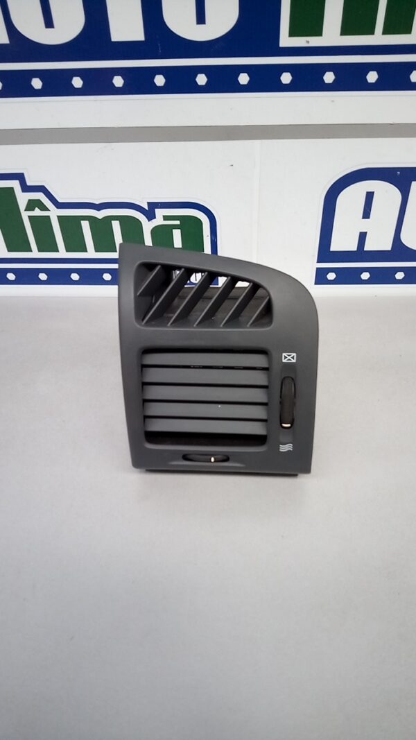 Grila aer bord stanga fara cod Kia Cerato 1 (LD)  2004-2008