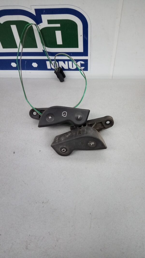 Butoane comenzi volan fara cod Renault Scenic 2  2003-2009